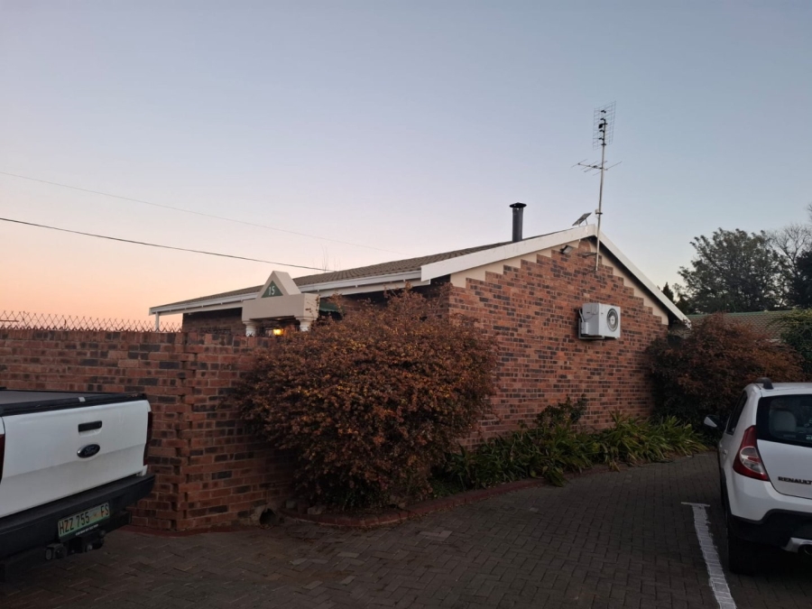 2 Bedroom Property for Sale in Pellissier Free State